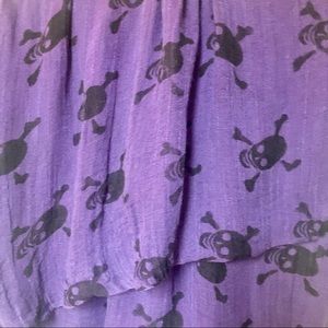 NWOT Fashion Scarf Scull